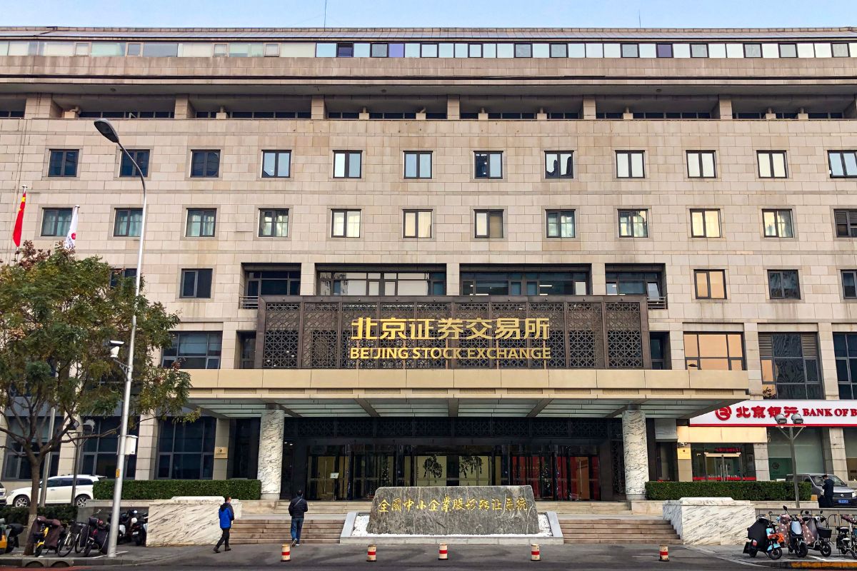 La Bourse de Pékin interdit aux actionnaires majoritaires de vendre leurs actions