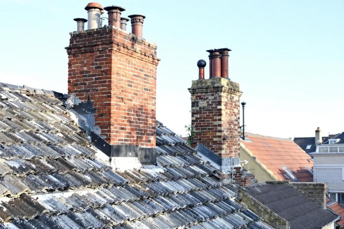 Toiture commune sans copropriété : guide complet pour gérer les droits et obligations